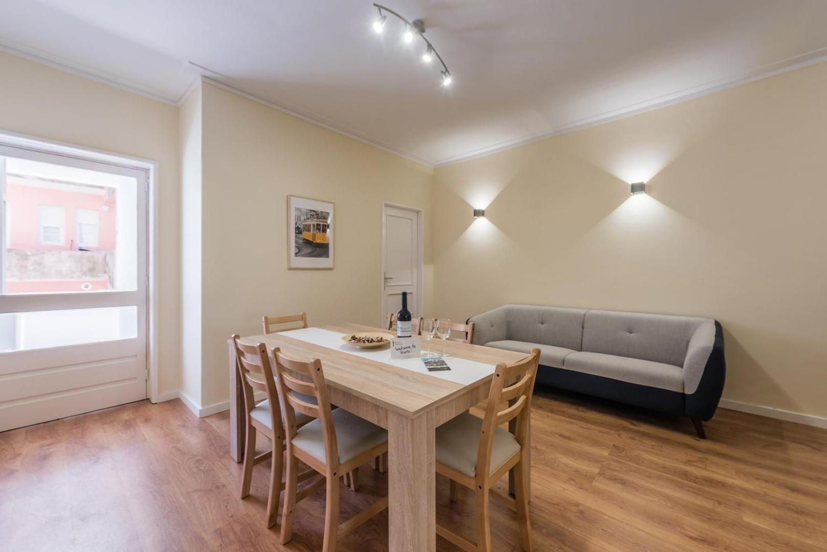 Guestready - October Tide Apartment Porto Bagian luar foto
